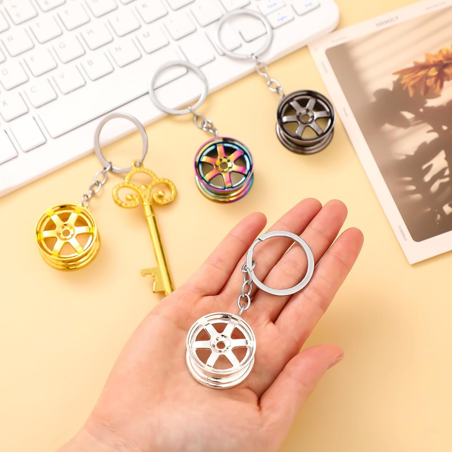 4 Pcs Turbo Keychain Car Lovers Key Chain for Men Auto Parts Metal Turbo Key Chain Mini Wheel Hub Keychain Turbocharged Automotive Accessories for Father'S Gift Men Car Lover